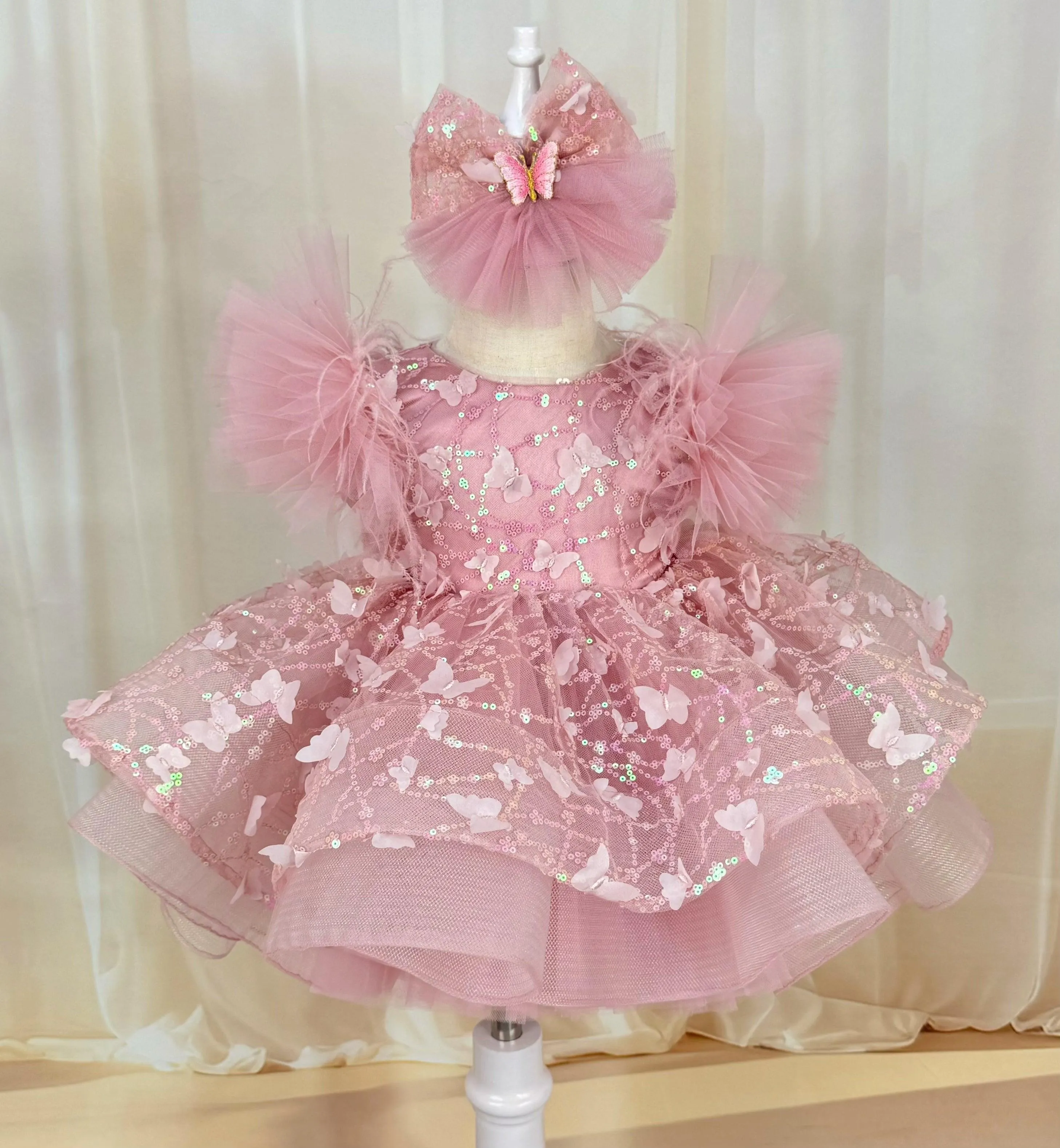 Fashionable and elegant feather bow fluffy stage performance girl dress