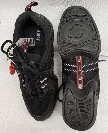 Larry -- Split Sole Dancesneaker -- Black