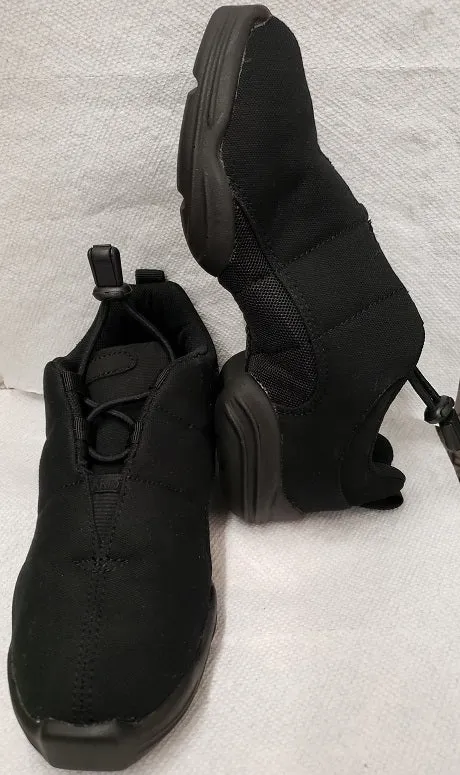 Toggle -- Split-Sole Dancesneaker -- Black
